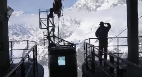 COURMAYEUR - Guida alpina morta dopo incidente sul lavoro, macchinista concorda per una multa 