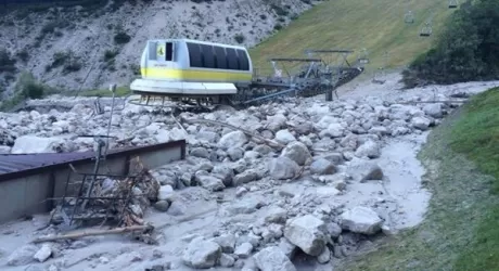 SAN VITO CADORE - Frana uccide tre turisti, travolta la seggiovia