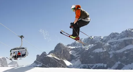VAL GARDENA - La stagione dello sci prosegue fino al 10 aprile
