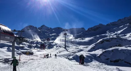 PONTEDILEGNO TONALE - Sabato prime piste aperte al Passo del Tonale