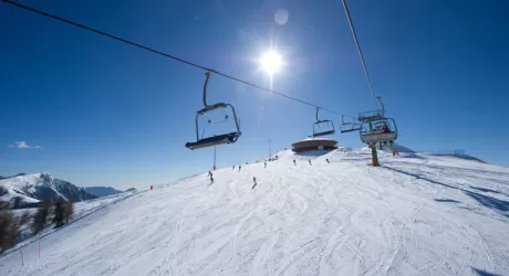 Regolamento sci, si parla di impianti al 50% in zona arancione, ma con limiti agli spostamenti