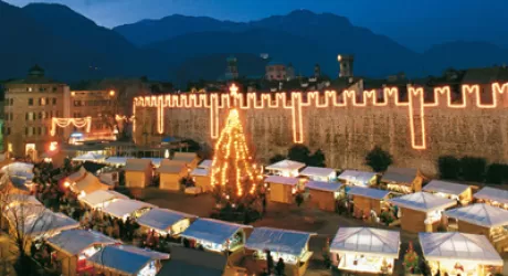 A Trento per il mercatino e la mostra sulla storia dello sci 