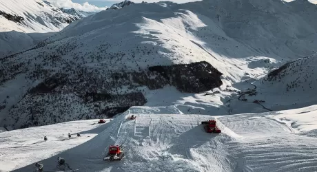 LIVIGNO - Il Mottolino apre per gli allenamenti di snowboard, fotogallery