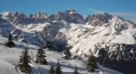 PAGANELLA - Cade elicottero a 100 metri da pista da sci