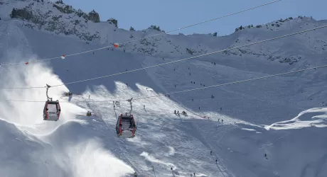PONTEDILEGNO TONALE - Si scia fino al 15 maggio, chiuso Temù