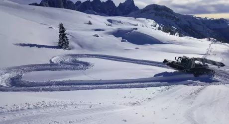 PASSO SAN PELLEGRINO - San Valentino sci ai piedi sulla Pista degli innamorati