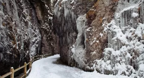 MALGA CIAPELA - La Befana in volo dalla funivia aiuterà i Serrai di Sottoguda
