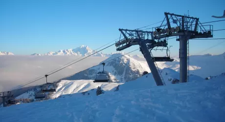 Come andrà la prossima stagione invernale? Partecipa al sondaggio su sci, skipass e caro energia