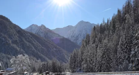 VALLE D'AOSTA - Oltre un metro di neve fresca, ora pericolo valanghe e strade chiuse