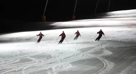 VAL SENALES - dimostrazione di sci e pista illuminata