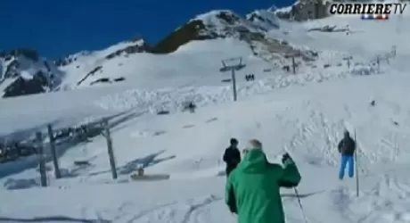 VIDEO - La valanga travolge la seggiovia a St Francois Longchamp