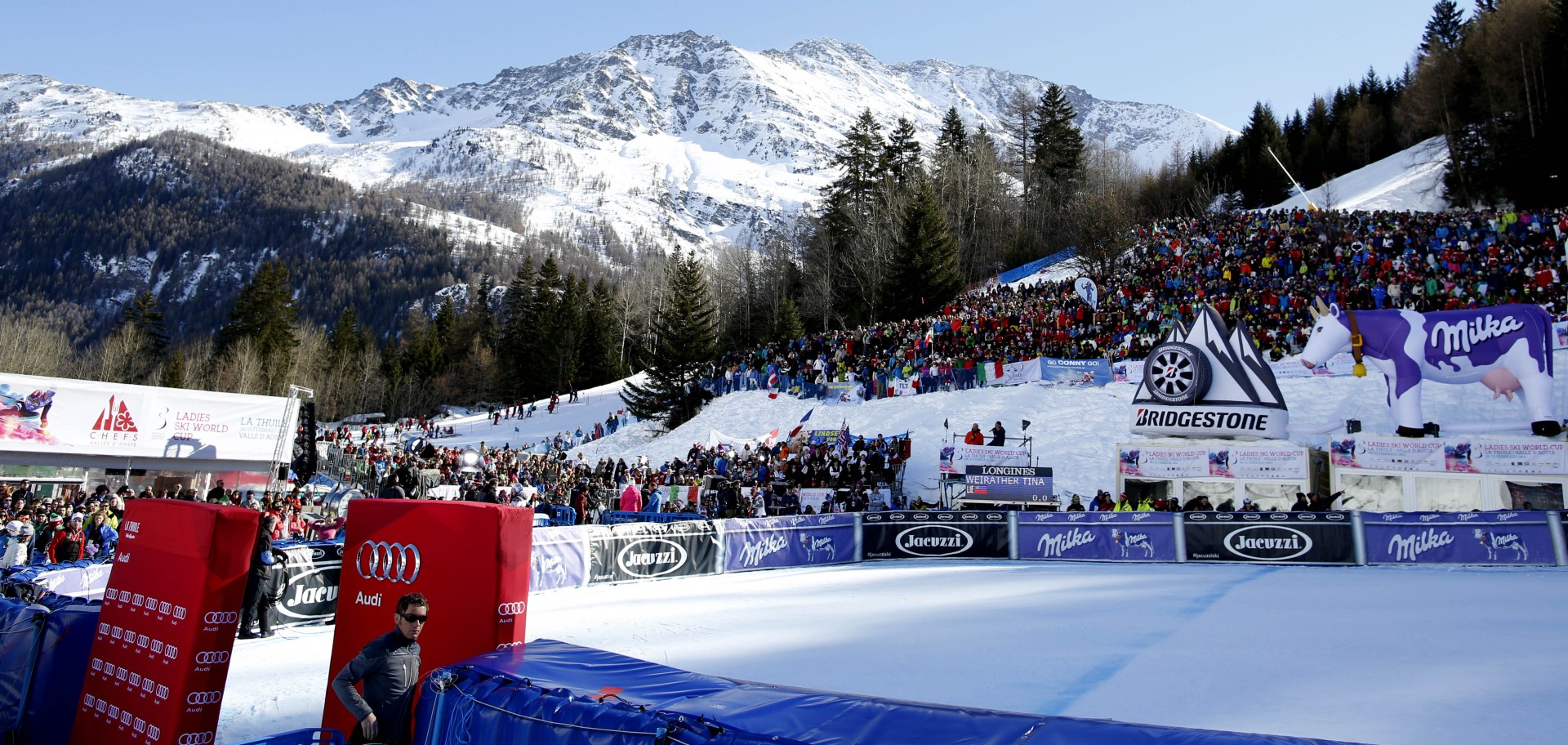 FIsi Pentaphoto - Il parterre della gara di Coppa del mondo sulla pista 3 di La Thuile nel febbraio 2016