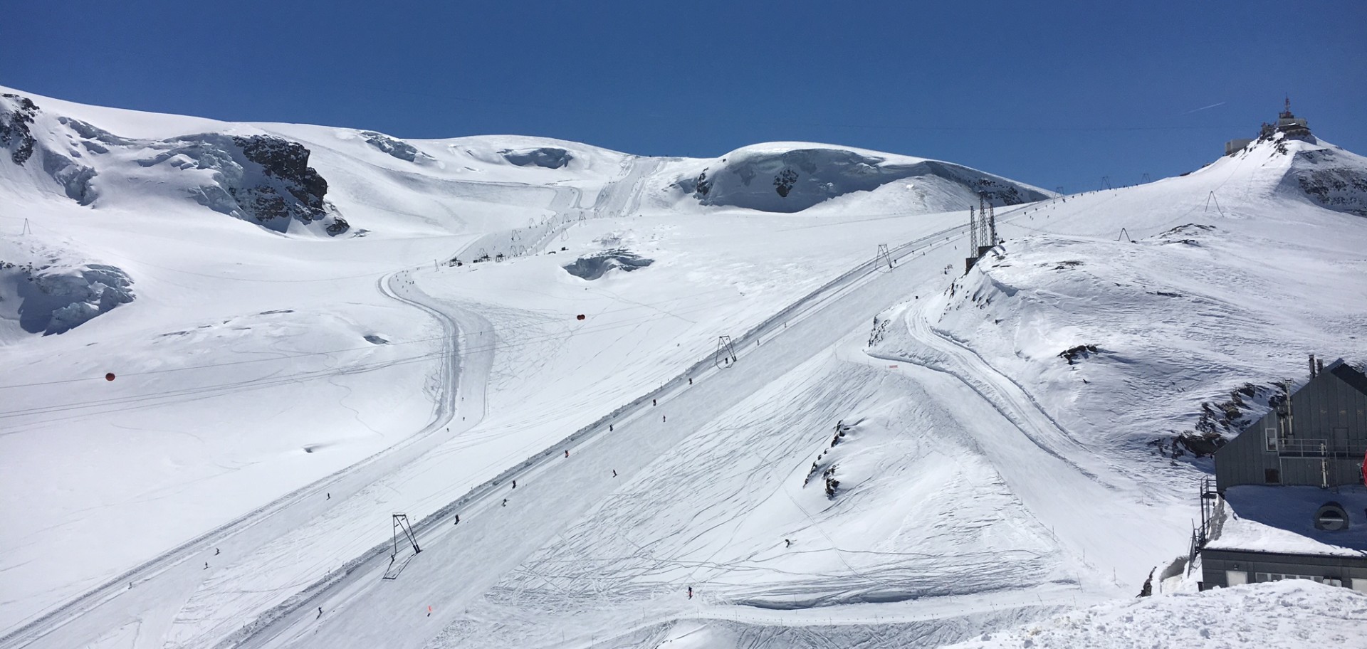 CERVINIA - Riaprono gli impianti, weekend sugli sci 