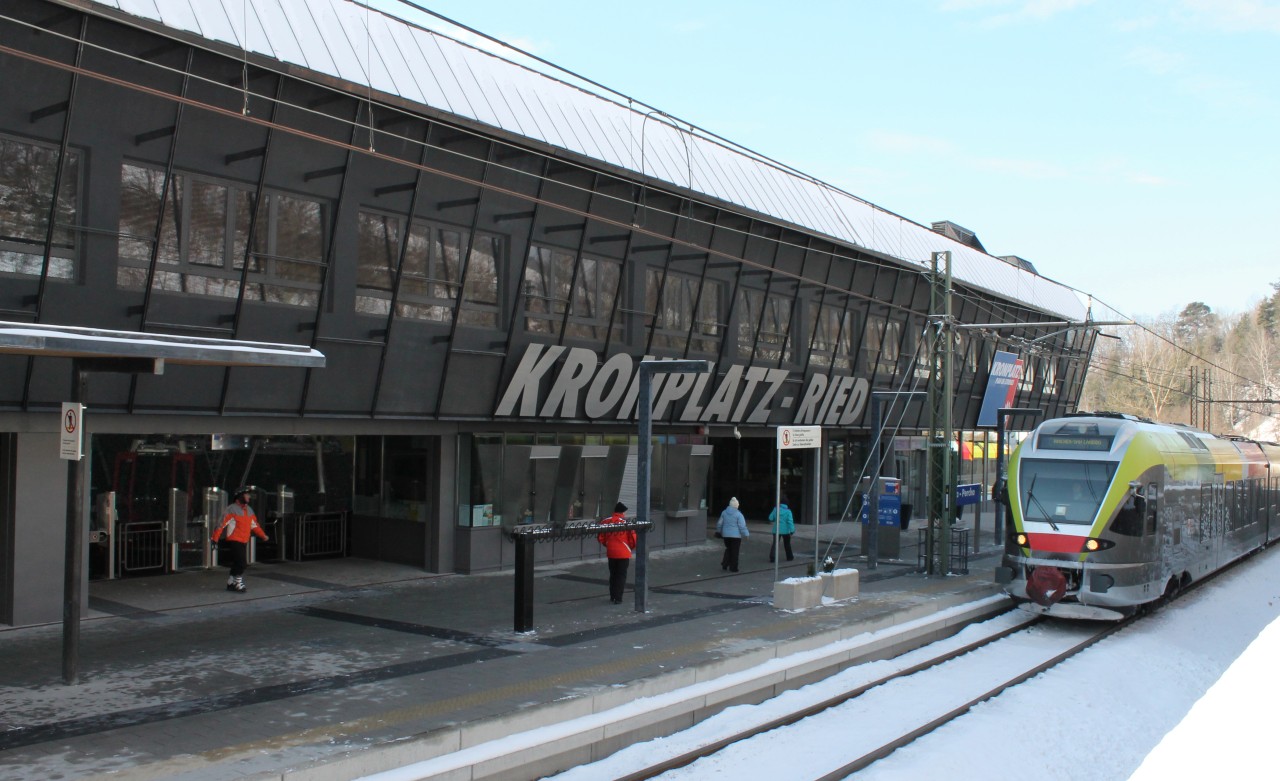 stazione treno e telecabina per plan de corones stazione treno e telecabina per plan de corones