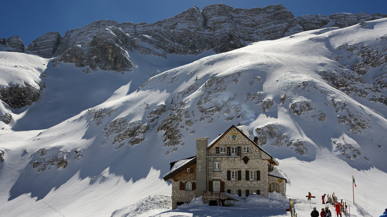 Il rifugio Gilberti a Sella Nevea Il rifugio Gilberti a Sella Nevea