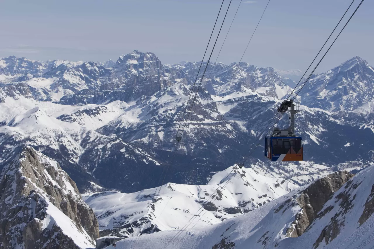 La funivia della Marmolada