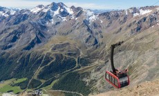 VAL SENALES - Al via oggi la stagione estiva con la funivia cabrio