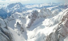 MARMOLADA - Dopo nevicate e valanghe si lavora al ripristino delle piste e degli impianti