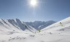 Pontedilegno Tonale, si scia fino al 1 maggio, tutti gli appuntamenti di fine stagione