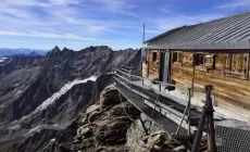 CERVINIA - Capanna Carrel, prenotazione obbligatoria per il pernottamento