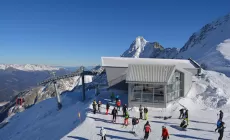 PONTEDILEGNO TONALE - Sul ghiacciaio Presena apre un lounge bar a 3000 metri