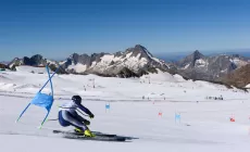 LES 2 ALPES - Il 29 maggio apre il ghiacciaio, sci turistico ancora in forse