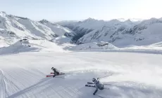 STUBAI - Da oggi si torna a sciare e a fine mese Ocktoberfest sulla neve