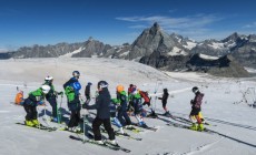 CERVINIA - Arrivano gli slalomisti francesi per allenarsi sul ghiacciaio 