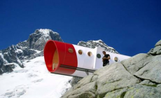 MONTE BIANCO - Installato il nuovo bivacco Gervasutti hi-tec