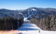 Bukovel, la ski area ucraina costruita da un italiano che oggi ospita due famiglie di rifugiati in Alto Adige