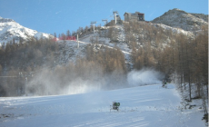 Giu' le temperature, cannoni per l'innevamento al lavoro