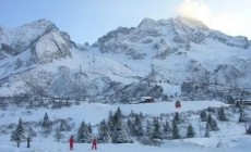 PASSO DEL TONALE - Gli slalomisti azzurri si allenano al Presena