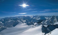 SCI - Stagione al via sul ghiacciaio di Stubai in Tirolo