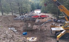 LACENO - Rinnovo impianti a buon punto: si montano i piloni della seggiovia Rajamagra