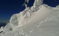 NEVE - Il Rifugio Brioschi sommerso letteralmente dalla neve