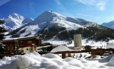 VIA LATTEA - A Sestriere, Sauze e Sansicario la stagione prosegue dopo l'11/4, neve permettendo