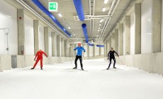 La nazionale di sci di fondo sulla neve indoor di Oberhof