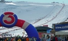 SOELDEN - Neve sul ghiacciaio Rettenbach salvo inizio Coppa del mondo