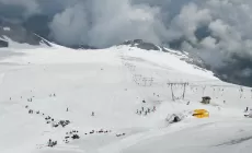 PASSO DELLO STELVIO - L'apertura al pubblico slitta almeno al 30 giugno