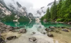 Rialzati e Cammina, nel libro di Max Cassani 10 storie di montagna salvifica