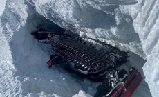 ZERMATT - Gatto delle nevi cade in un crepaccio sul ghiacciaio
